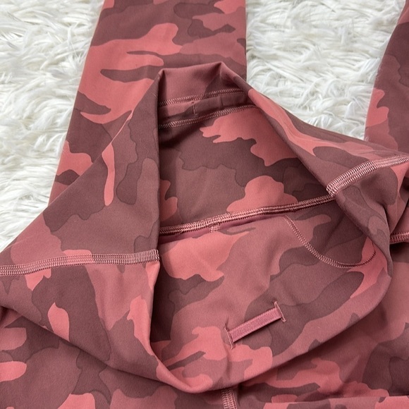 Lululemon Wunder Train High-Rise Tight 25" Heritage 365 Camo Brier Rose Multi - Picture 3 of 5